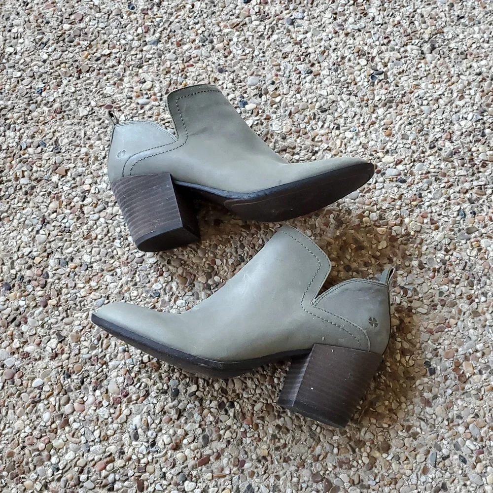 Lucky Brand Branndi Bootie in Olive Night, Size 8, NWOT